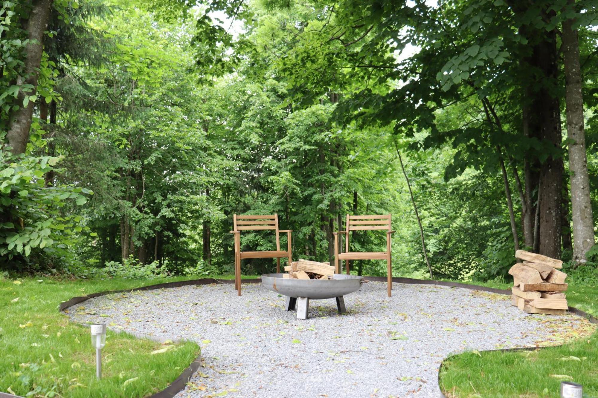 Отель T'Glamp Bee House Rovte Экстерьер фото